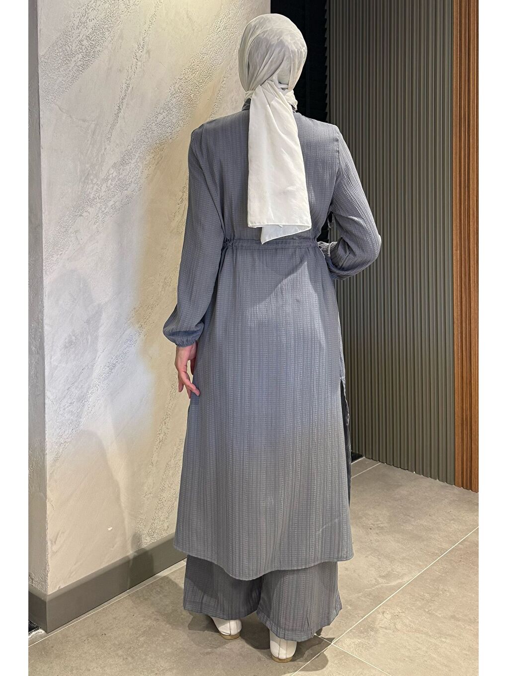 Gri Kendinden Desenli Bel Bağlama Detaylı Tesettür Tunik Pantolon İkili Takım-3