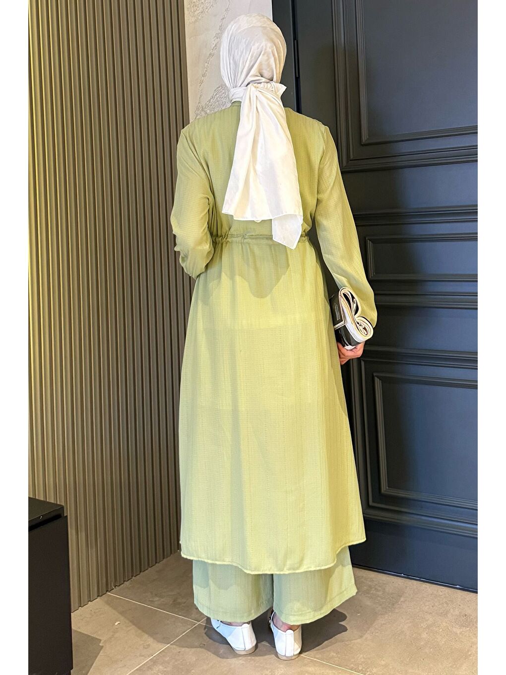 Yeşil Kendinden Desenli Bel Bağlama Detaylı Tesettür Tunik Pantolon İkili Takım-3