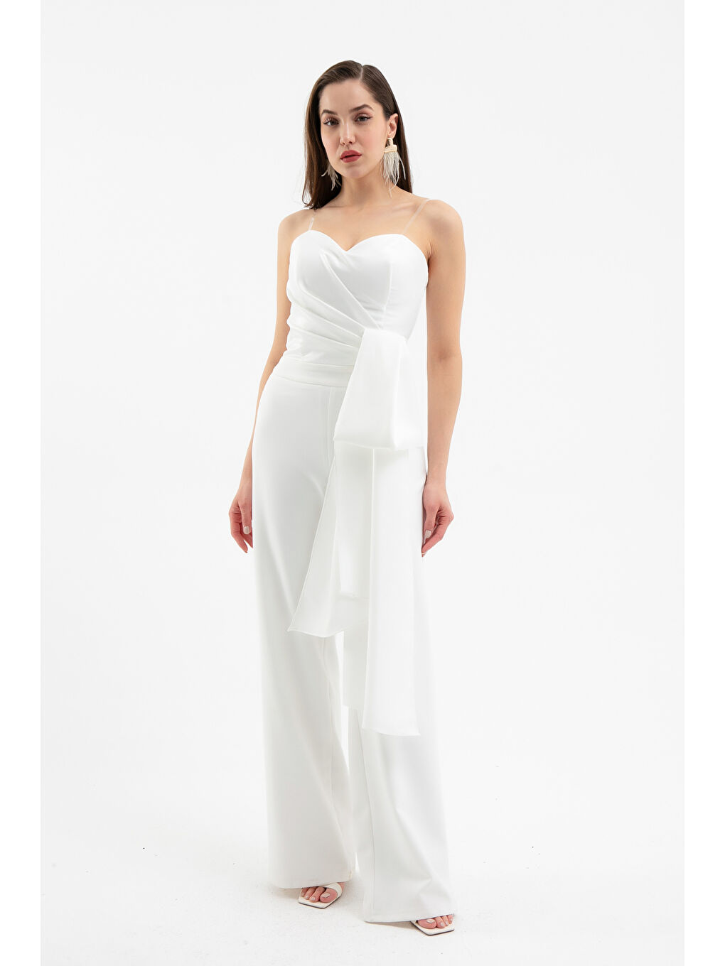 Kadın Beyaz Straplez Yaka Kuyruklu Uzun Abiye Tulum-1
