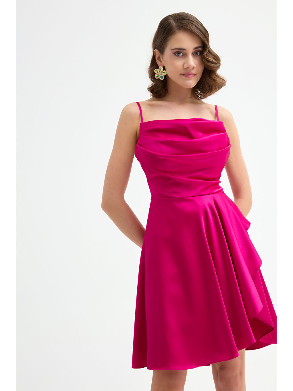 Kadın Fuşya Volanlı Yırtmaçlı Kısa Saten Abiye & Mezuniyet Elbisesi-2