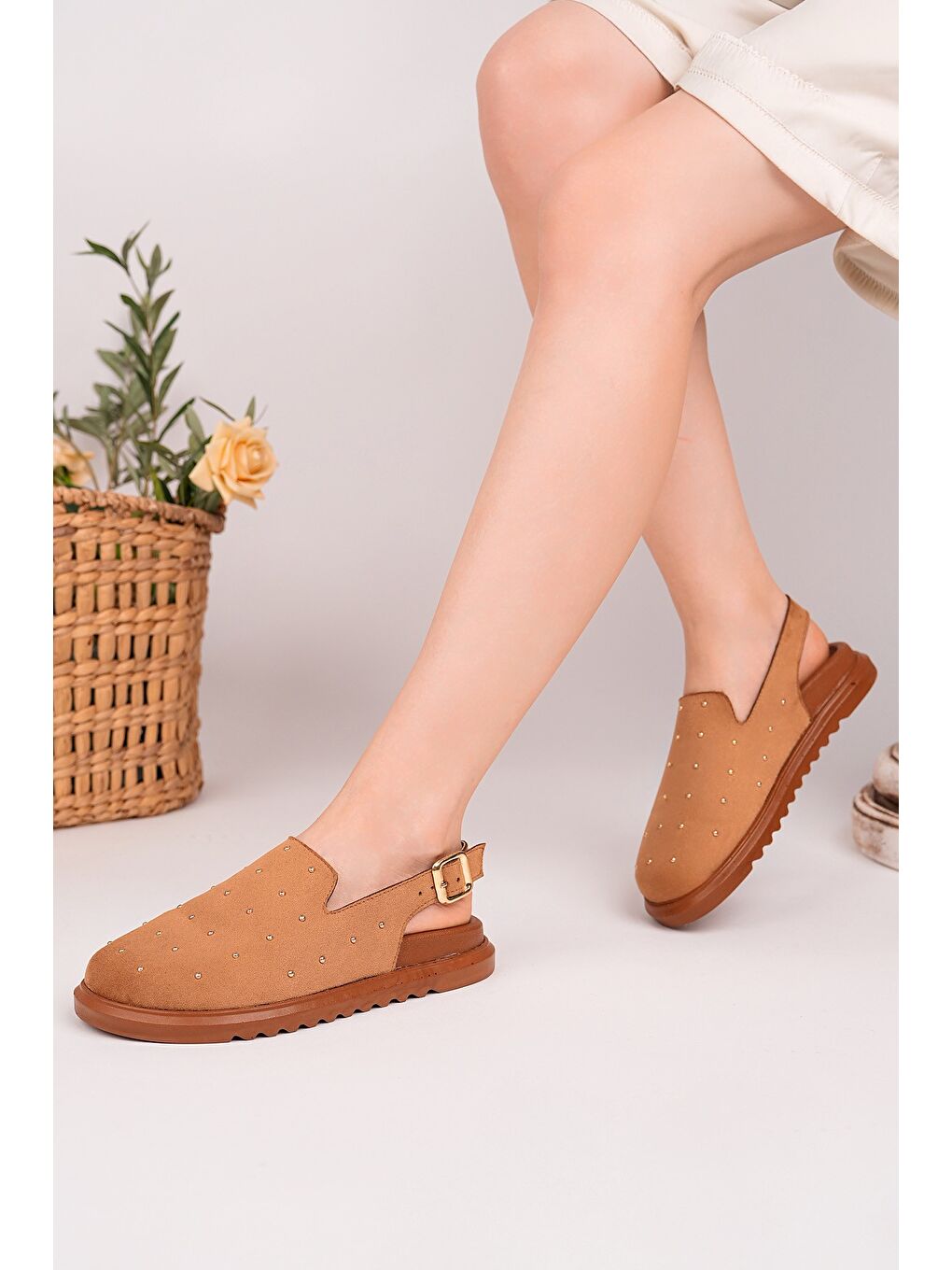 Kahverengi LİLOW Süet Deri Gold Zımbalı Ayarlanabilir Tokalı Günlük Rahat Önü Kapalı Kadın Sandalet-4