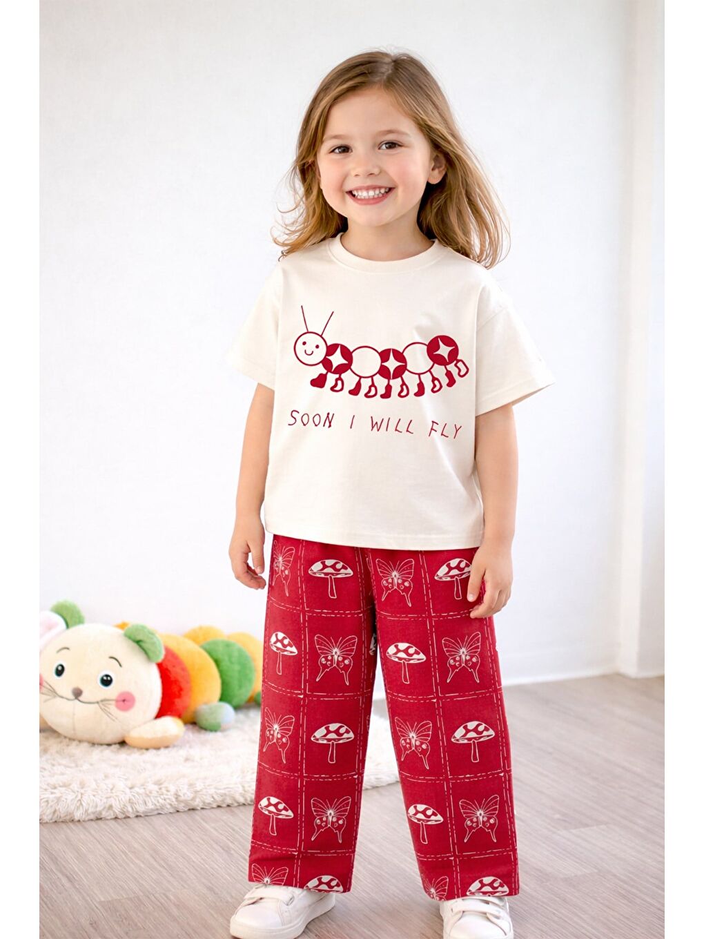 Kız Çocuk Pamuklu Tırtıl Baskılı T-Shirt Ve Bordo Baskılı Eşofman Alt Üst Takım