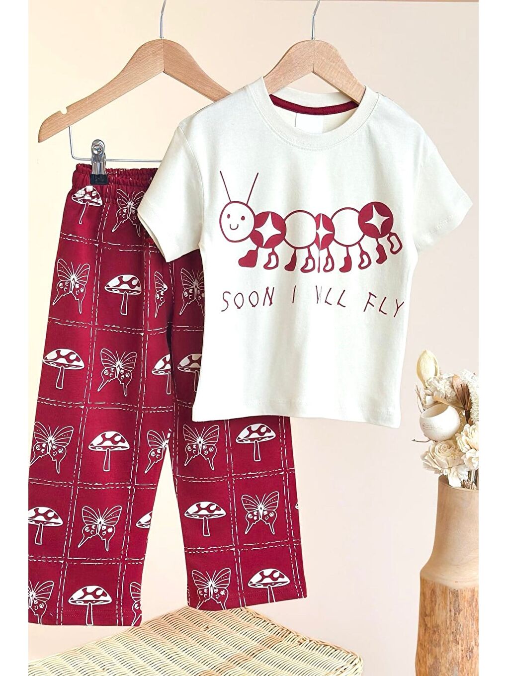 Kız Çocuk Pamuklu Tırtıl Baskılı T-Shirt Ve Bordo Baskılı Eşofman Alt Üst Takım-2