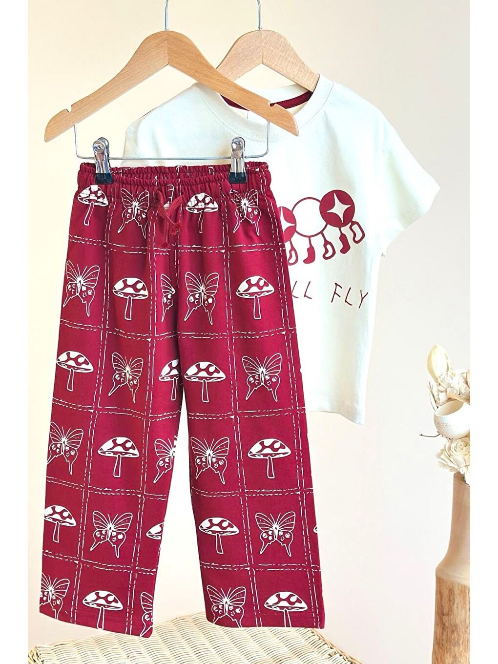 Kız Çocuk Pamuklu Tırtıl Baskılı T-Shirt Ve Bordo Baskılı Eşofman Alt Üst Takım-3