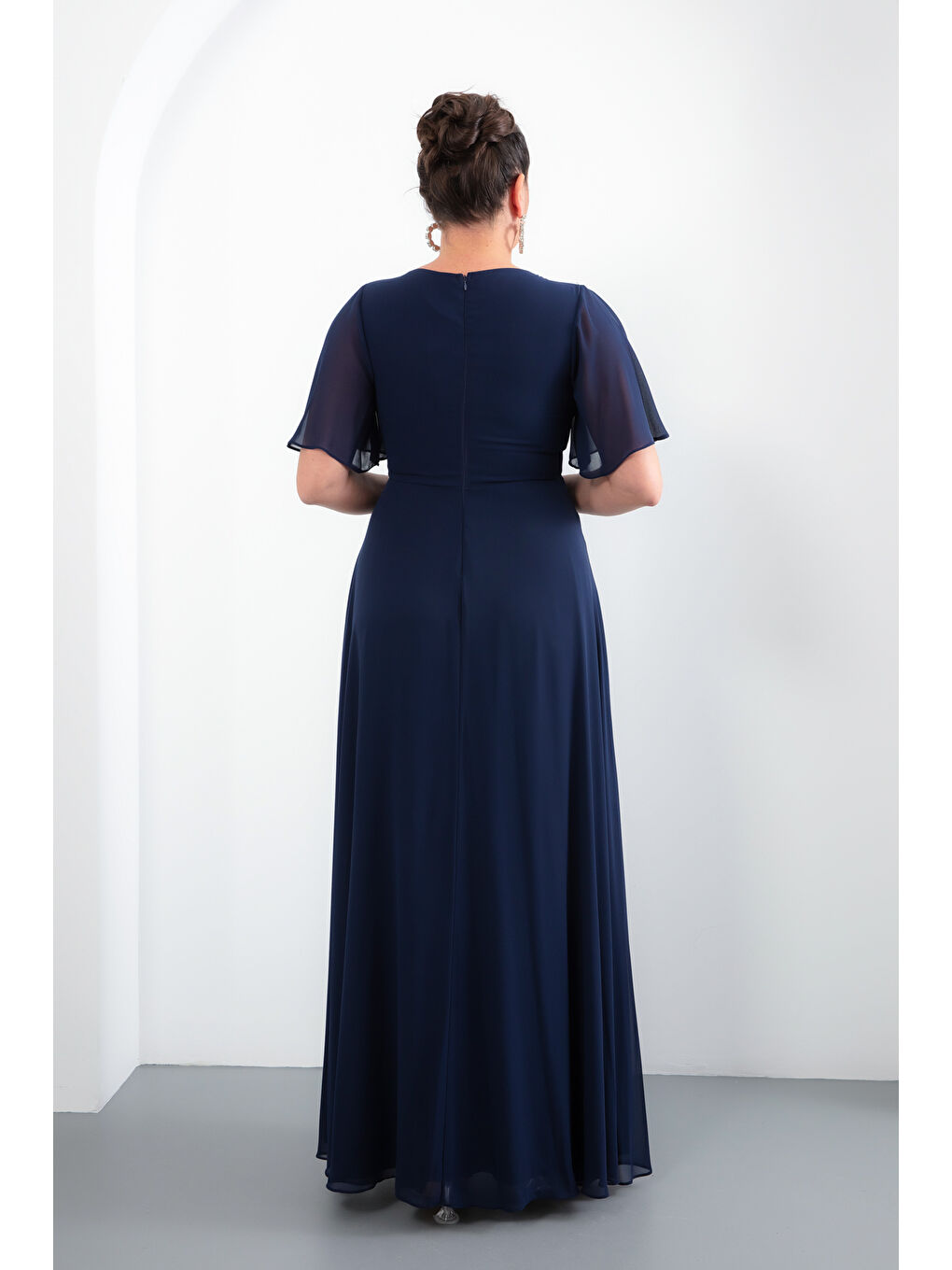 Kadın Lacivert V Yaka Taşlı Büyük Beden Uzun Şifon Abiye Elbise-4