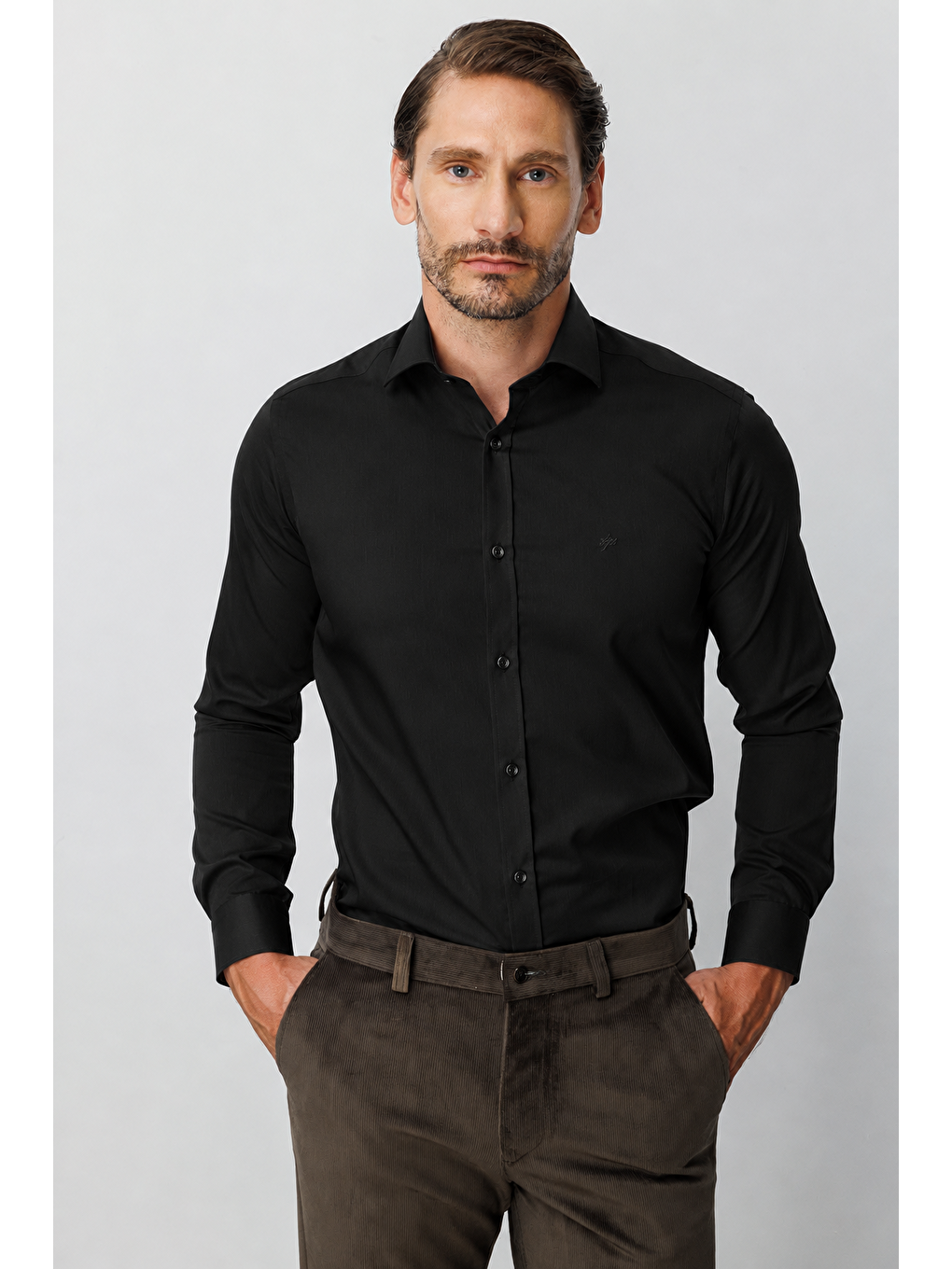 Siyah Regular Fit Geniş Kalıp Klasik Yaka Düz Uzun Kollu Cepsiz %100 Pamuk Non Iron Gömlek