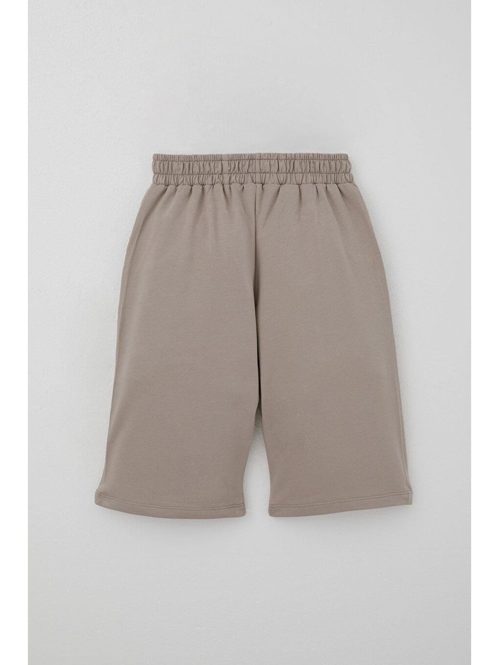 Erkek Çocuk Şortlu Takım Sıfır Kollu Yarış Pistinin Kahramanı Araba Baskılı Beyaz (5-10 Yaş)-4