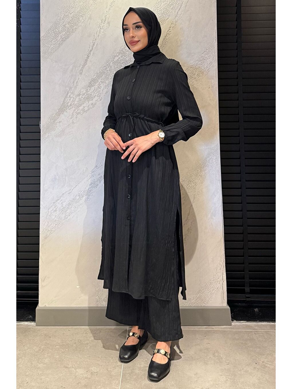 Siyah Kendinden Desenli Bel Bağlama Detaylı Tesettür Tunik Pantolon İkili Takım-1