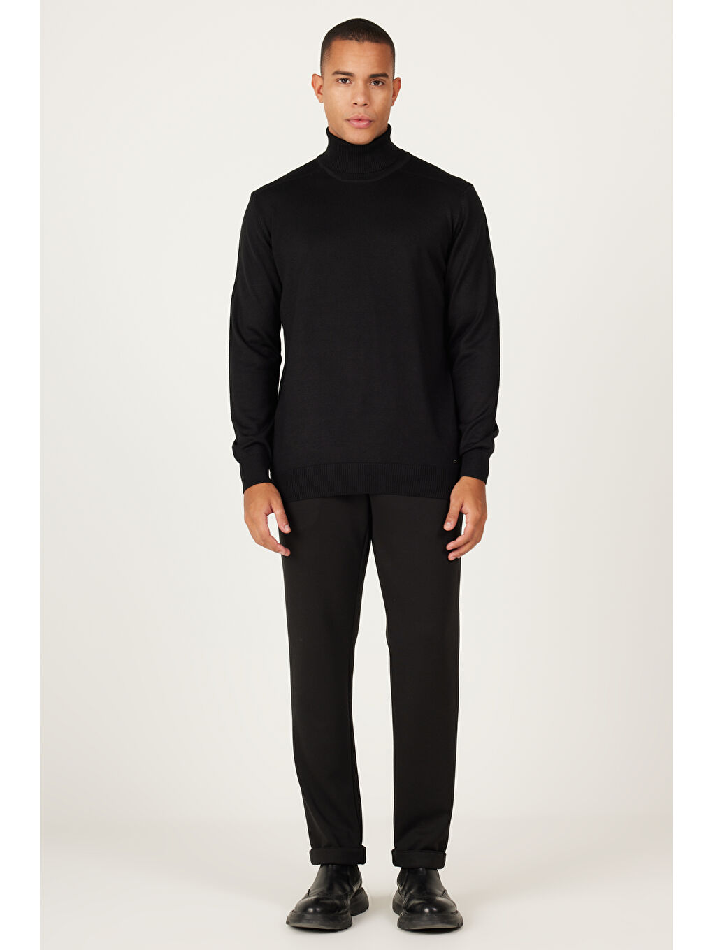 Erkek Siyah Standart Fit Normal Kesim Tam Balıkçı Yaka Triko Kazak-1