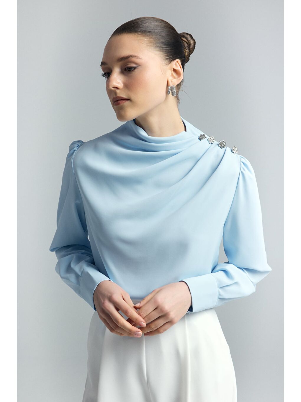 Düğmeleri Taş Detaylı Bluz - Mavi-4