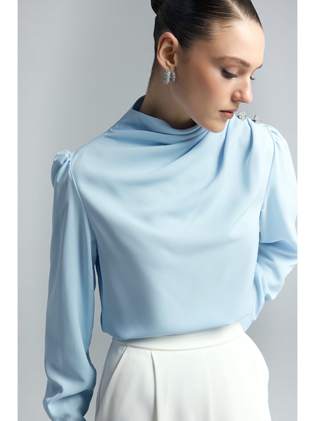 Düğmeleri Taş Detaylı Bluz - Mavi-5
