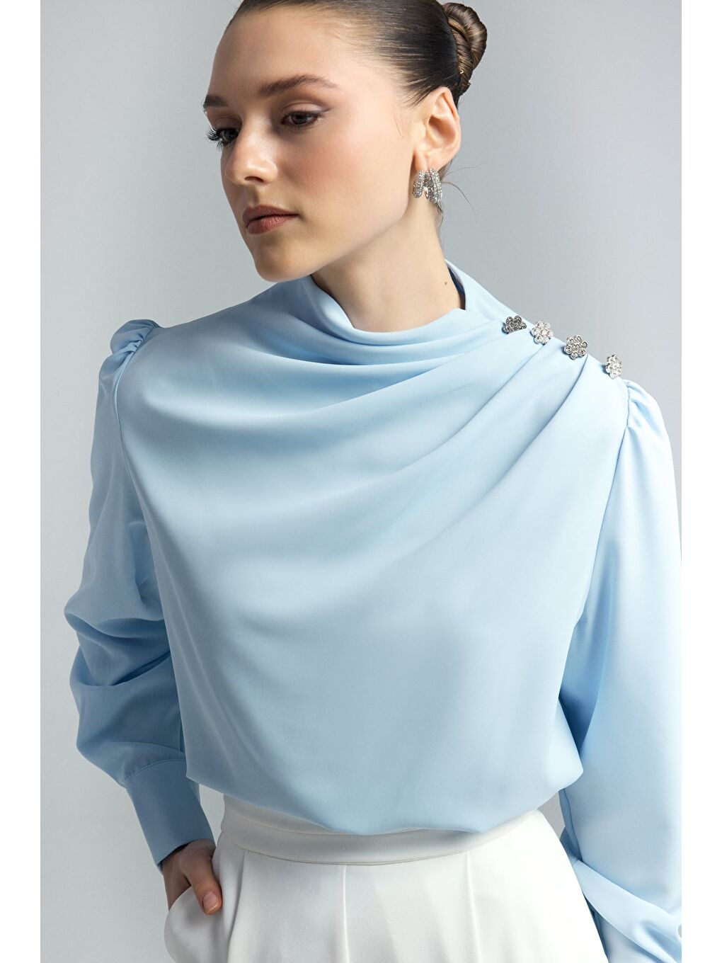 Düğmeleri Taş Detaylı Bluz - Mavi-6