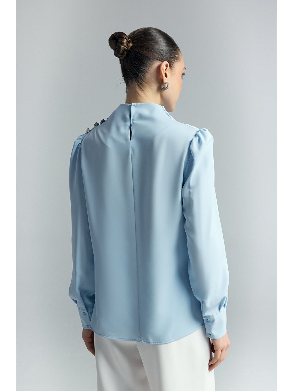 Düğmeleri Taş Detaylı Bluz - Mavi-7