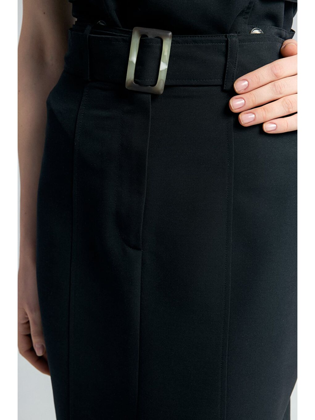 Jessi Yırtmaçlı Etek - Siyah-6