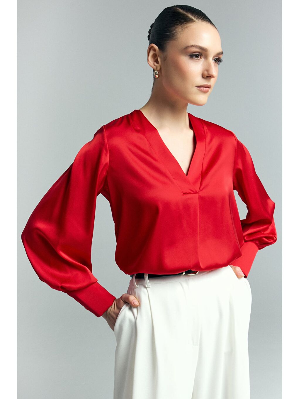 V Yaka Saten Bluz - Kırmızı-1