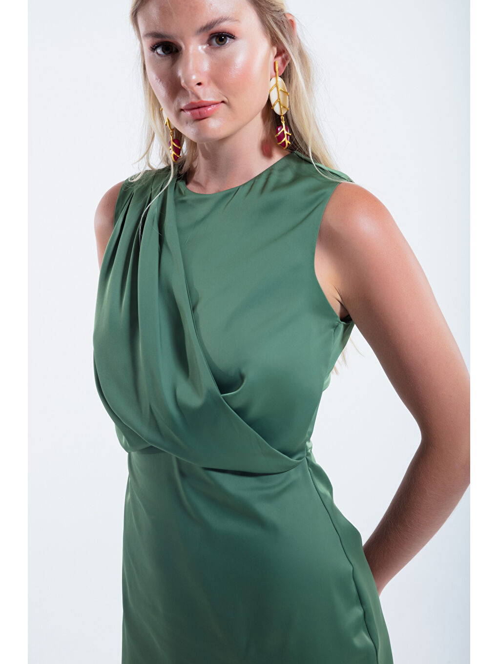 Kadın Haki Bisiklet Yaka Midi Saten Elbise-3