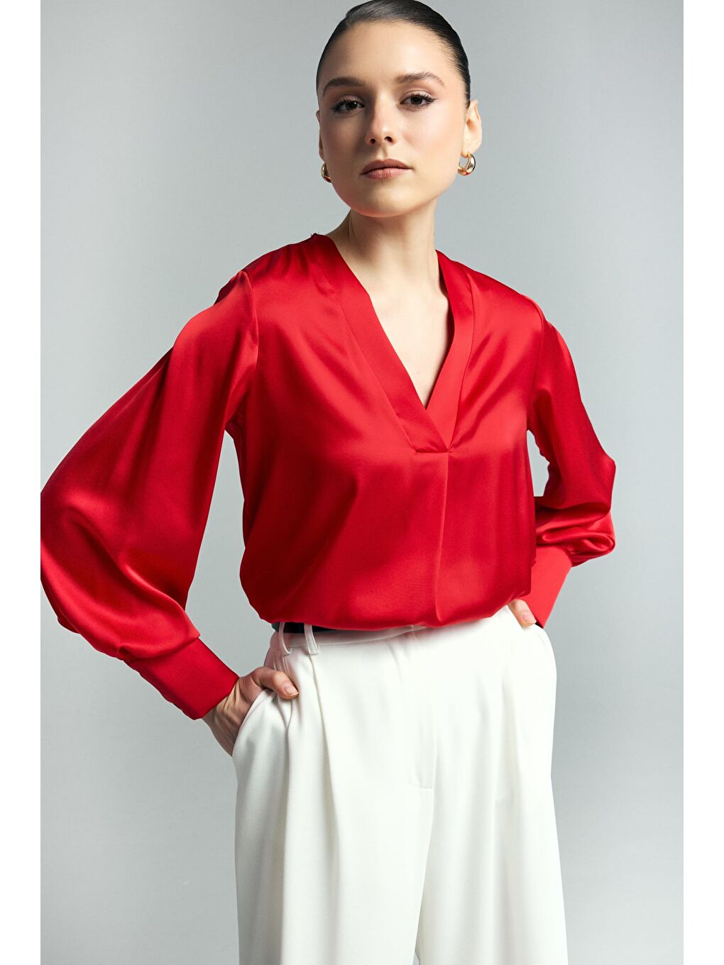 V Yaka Saten Bluz - Kırmızı-4