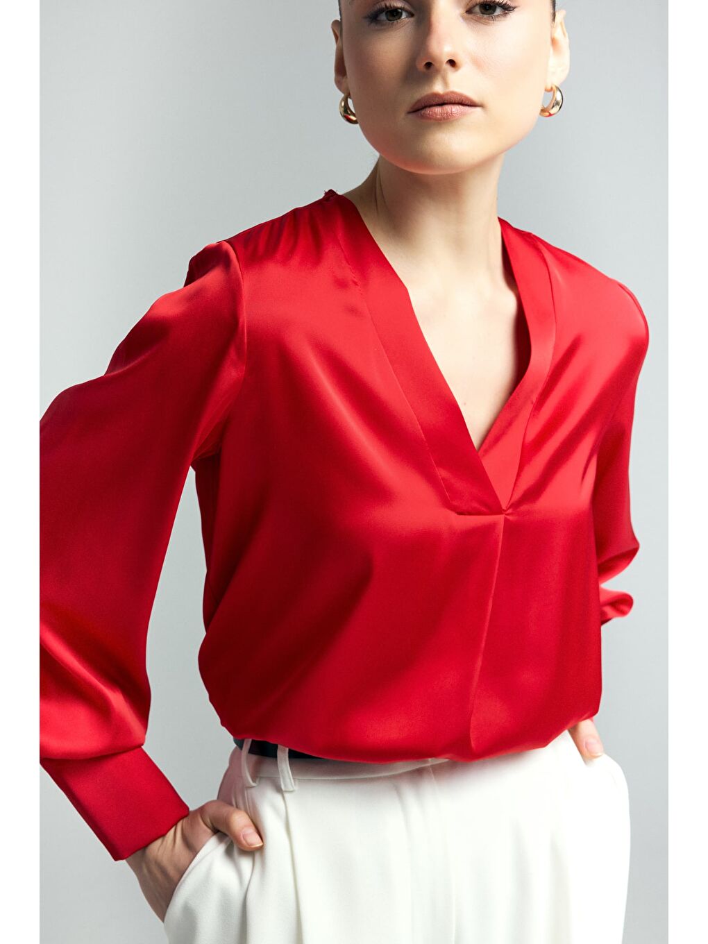 V Yaka Saten Bluz - Kırmızı-6