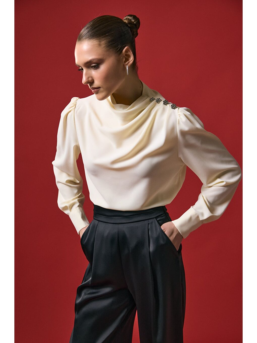 Düğmeleri Taş Detaylı Bluz - Sarı-4