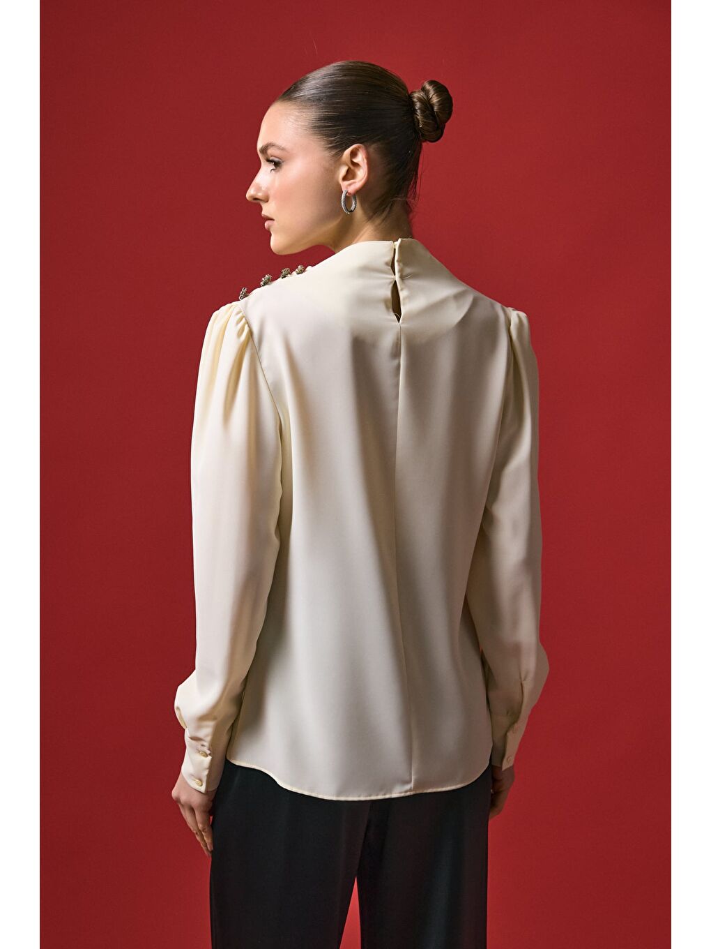 Düğmeleri Taş Detaylı Bluz - Sarı-7