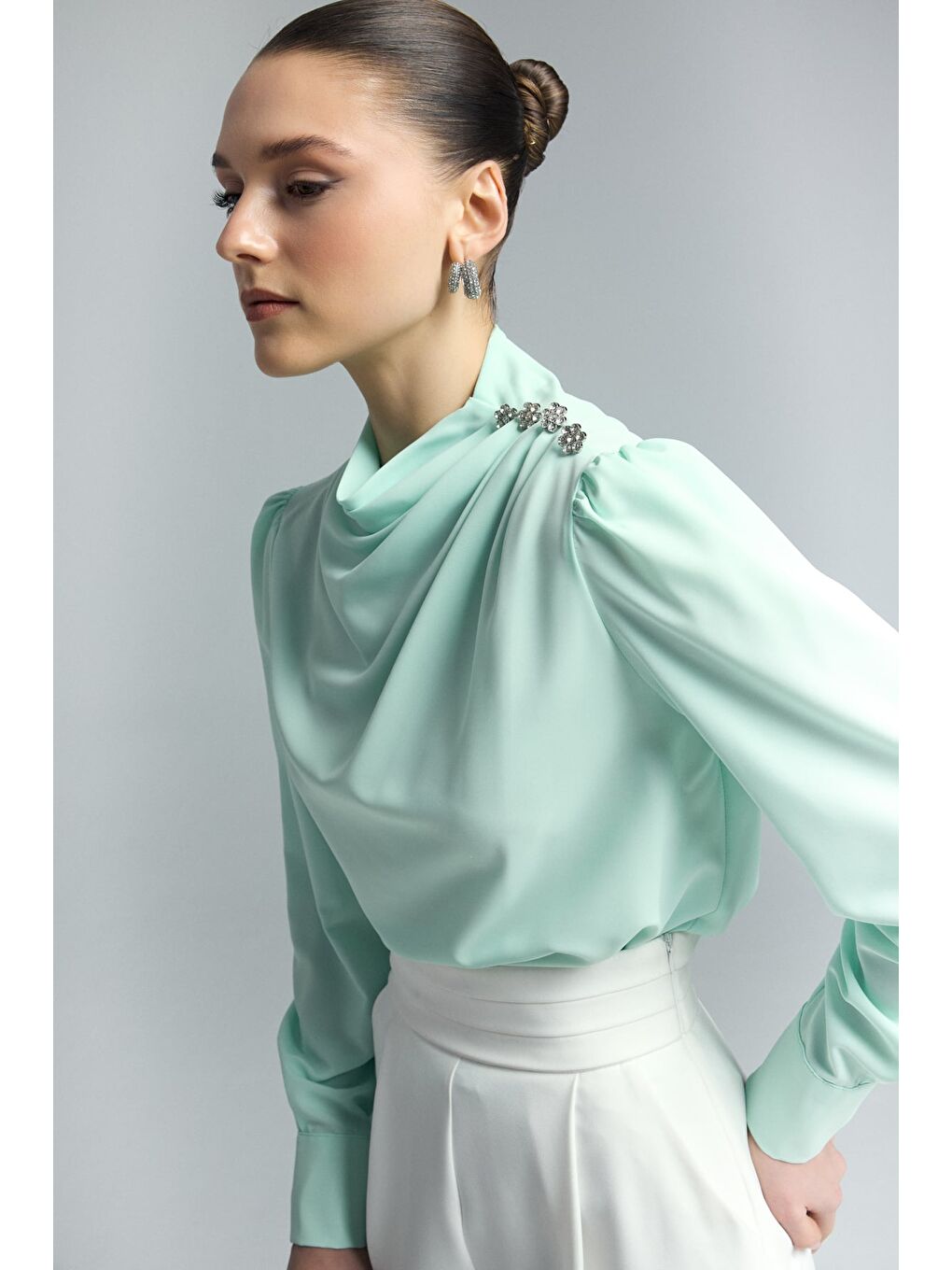 Yeşil Düğmeleri Taş Detaylı Bluz - Mint-1