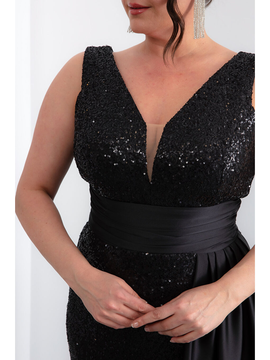 Kadın Siyah Bel Drapeli Pul Payet Uzun Büyük Beden Abiye Elbise-3