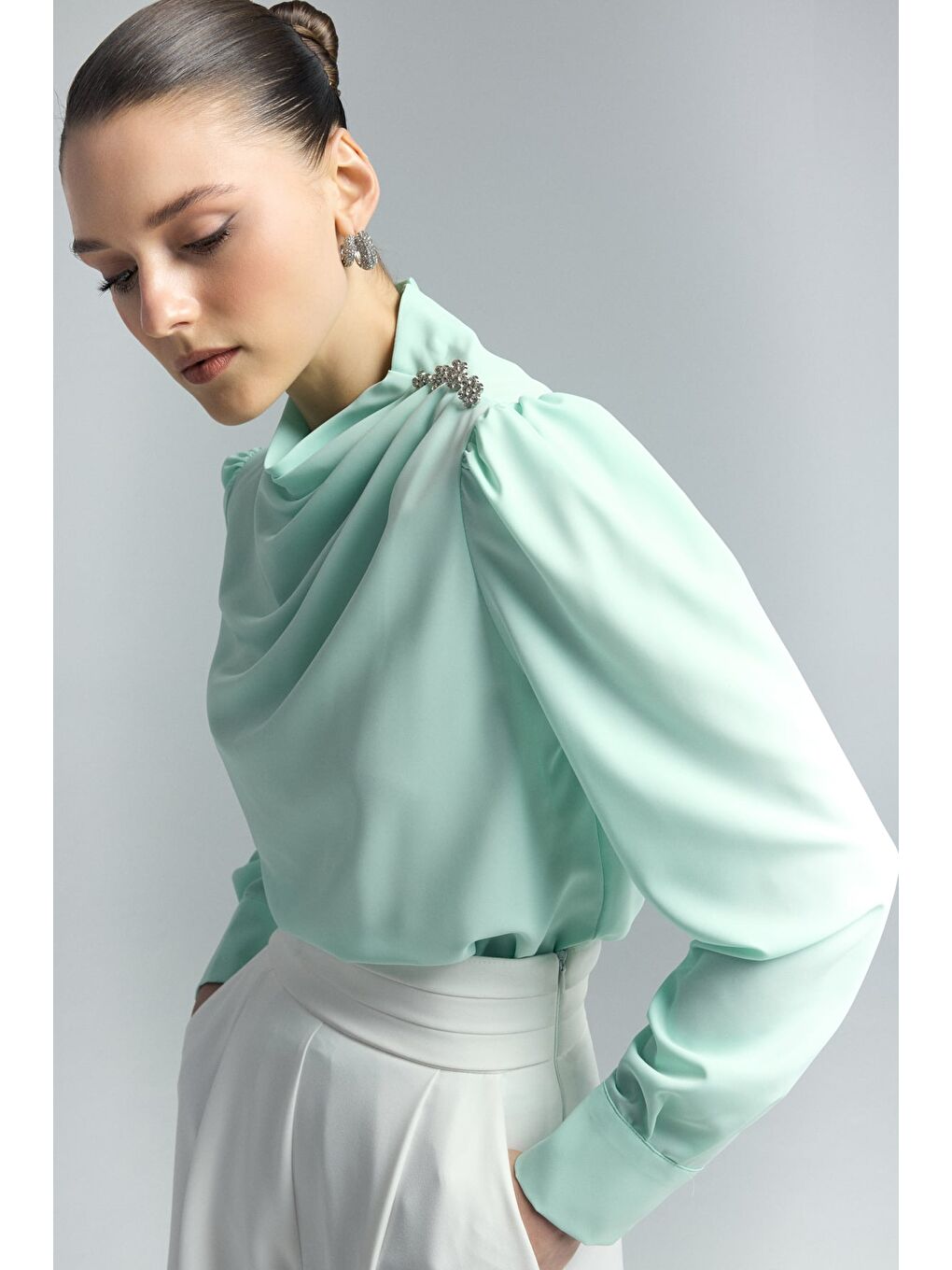 Yeşil Düğmeleri Taş Detaylı Bluz - Mint-5
