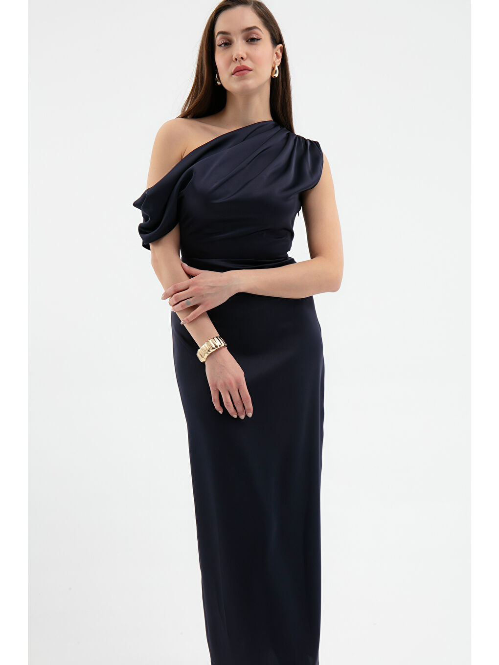 Kadın Lacivert Degaje Yaka Yırtmaçlı Saten Midi Elbise-2