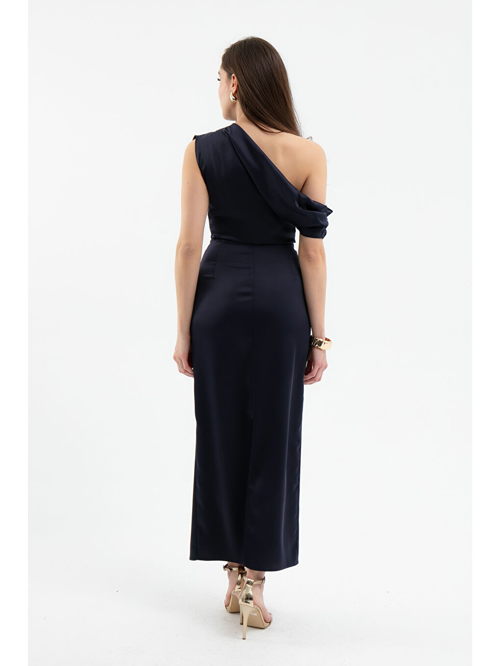 Kadın Lacivert Degaje Yaka Yırtmaçlı Saten Midi Elbise-4