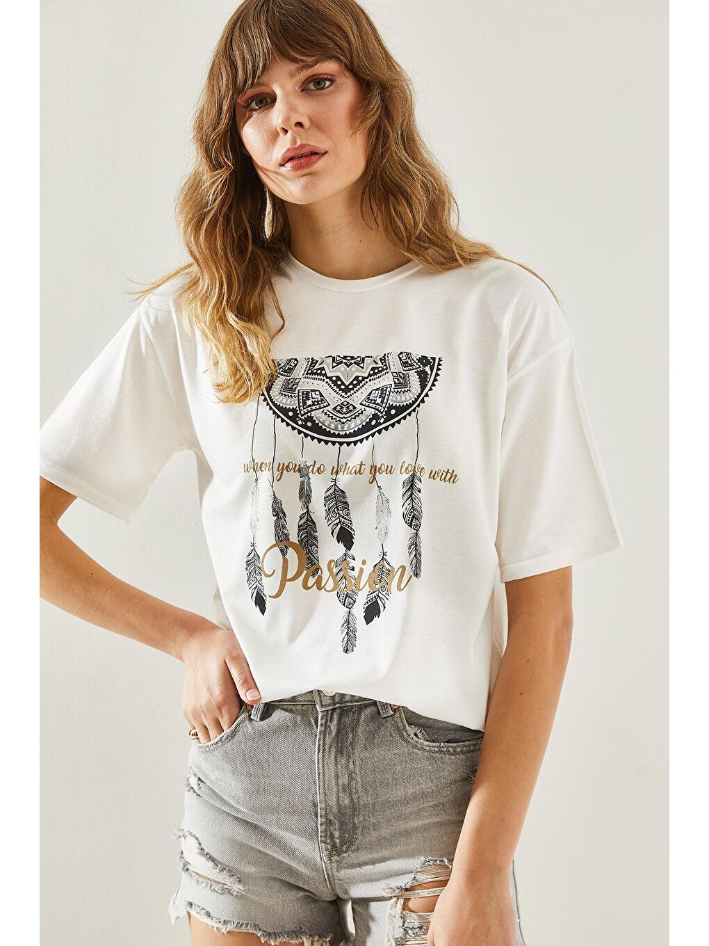 Siyah Kadın Etnik Desenli Basic Penye Tişört-3