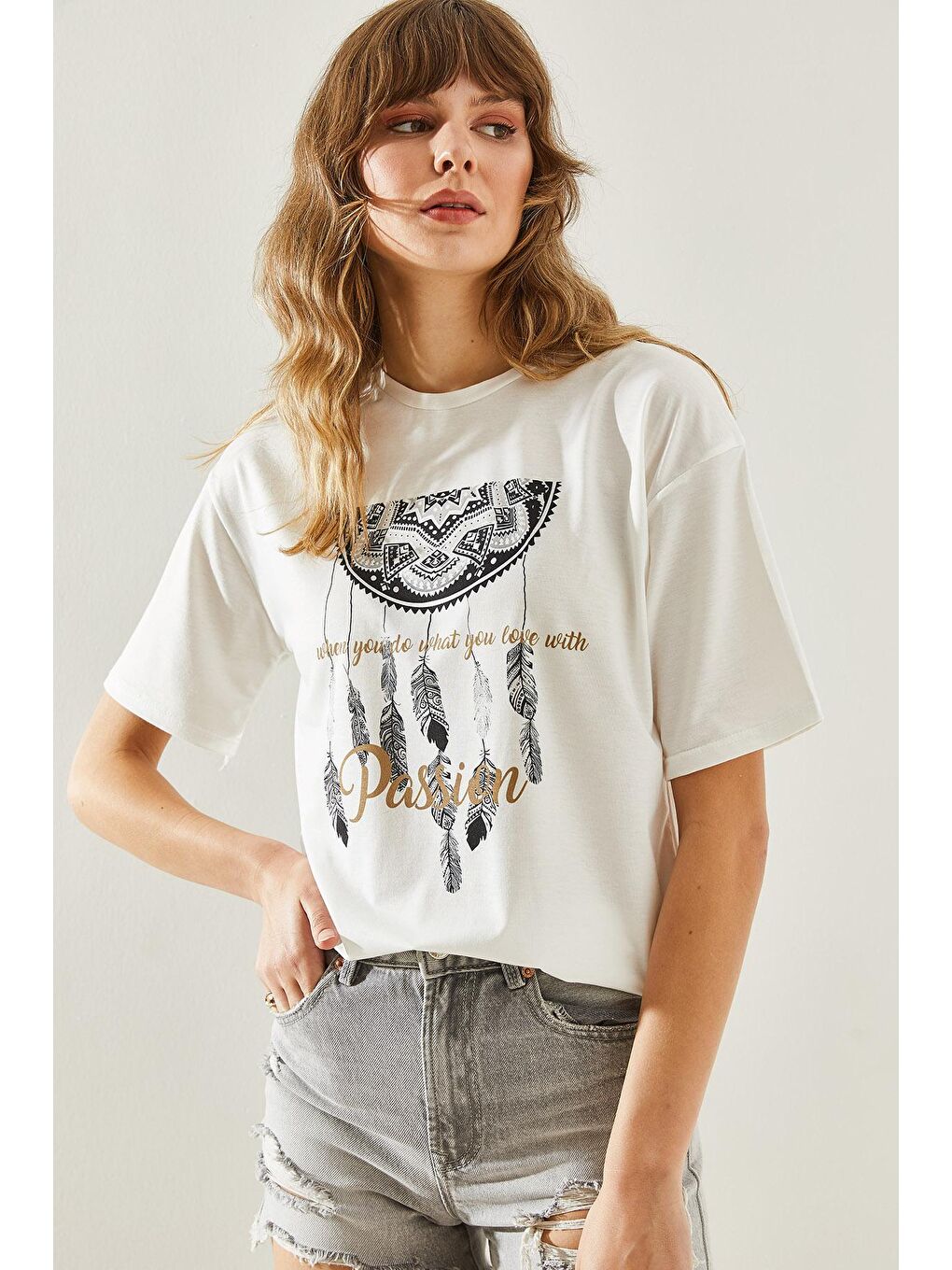 Siyah Kadın Etnik Desenli Basic Penye Tişört-4