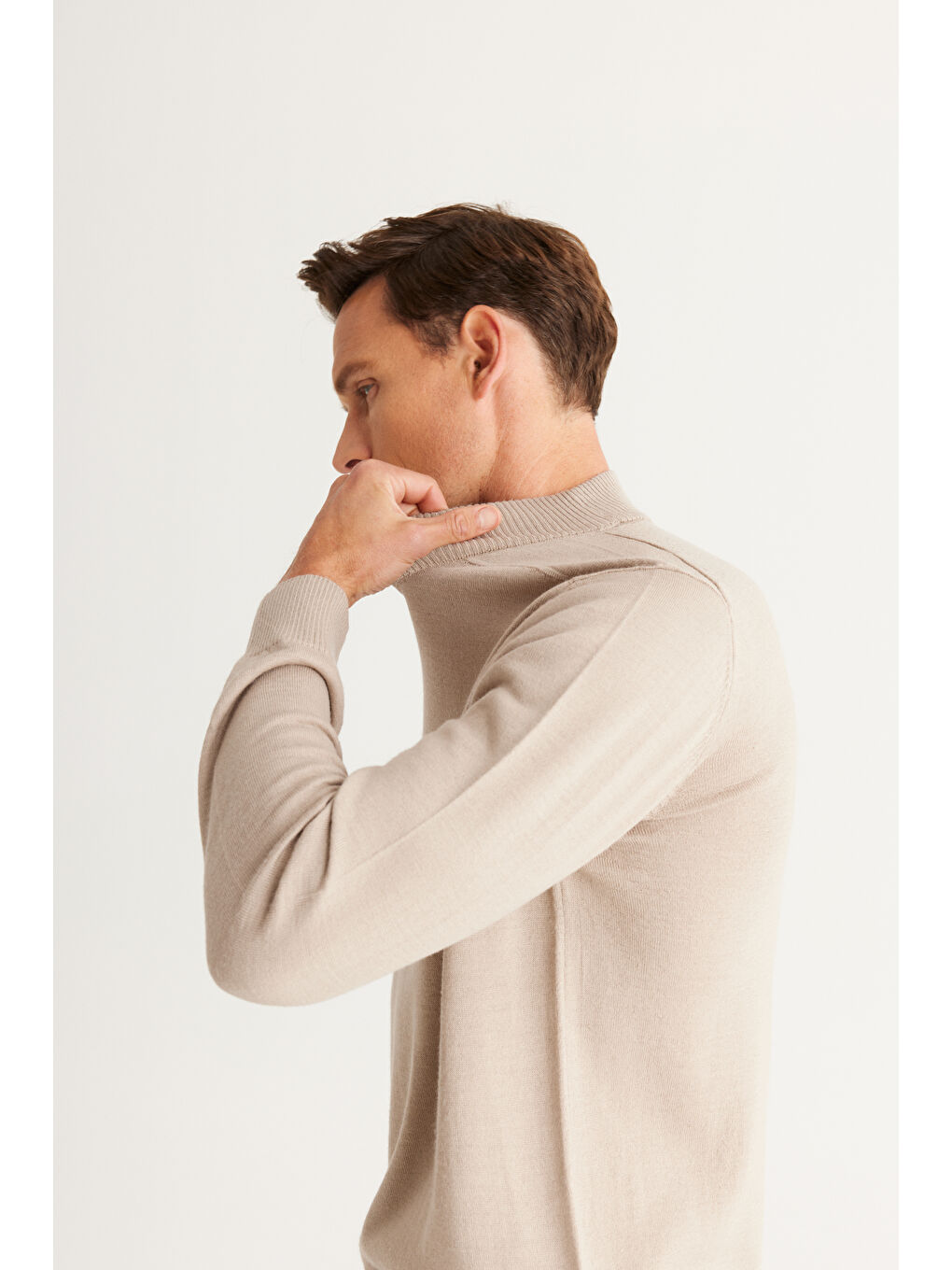 Erkek Bej Standart Fit Normal Kesim Yarım Balıkçı Yaka Triko Kazak-3