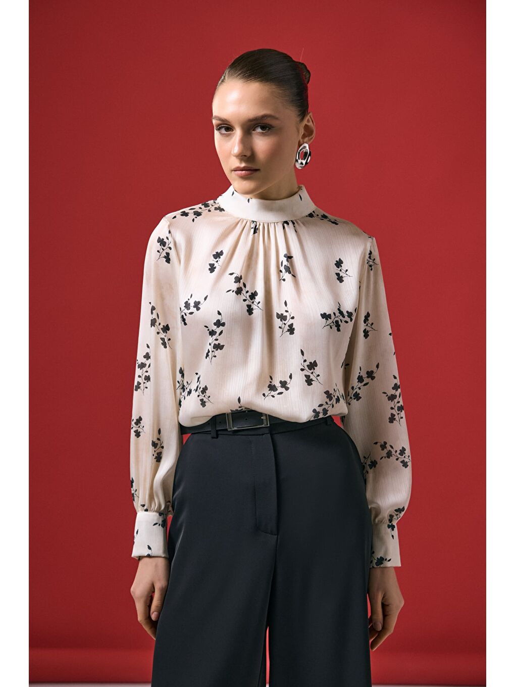 Çiçek Desenli Bluz - Siyah-2