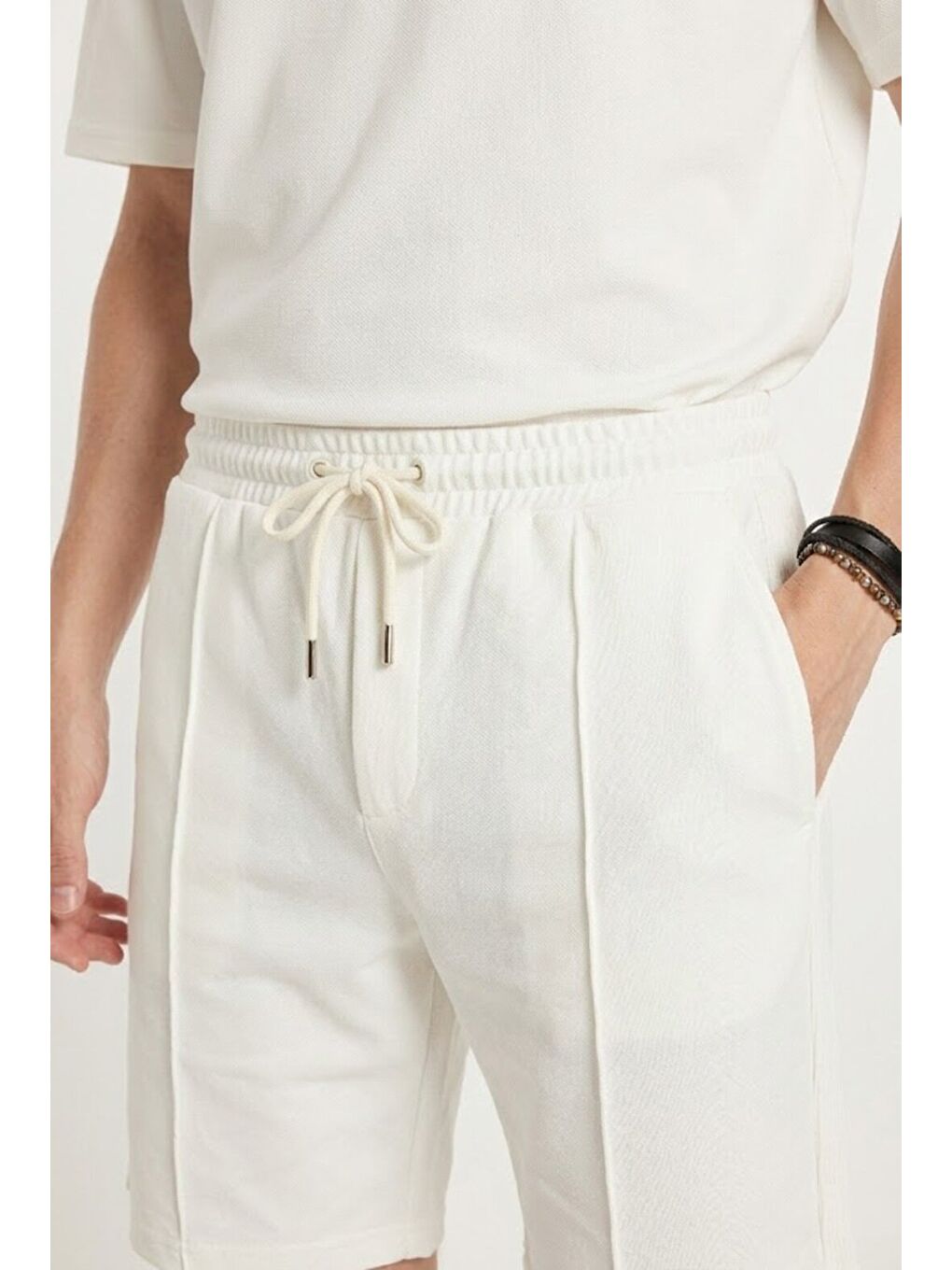 Erkek Oversize Geniş Kesim Bisiklet Yaka Gofre Kumaş Beli Bağcıklı Ekru Şort Takım-3