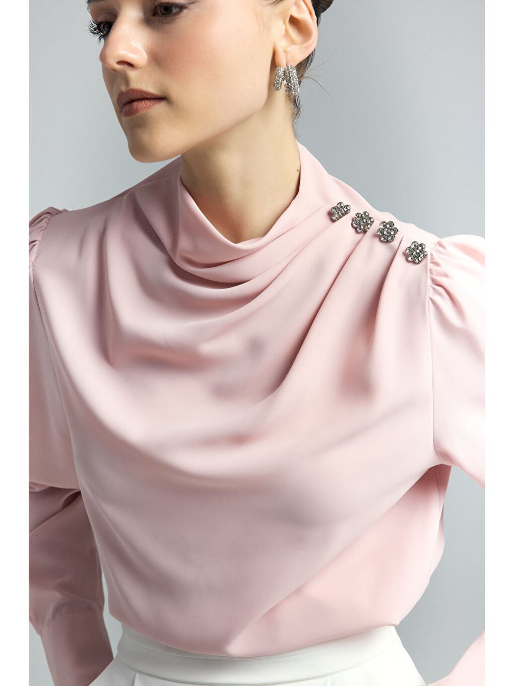 Pembe Düğmeleri Taş Detaylı Bluz - Pudra-5