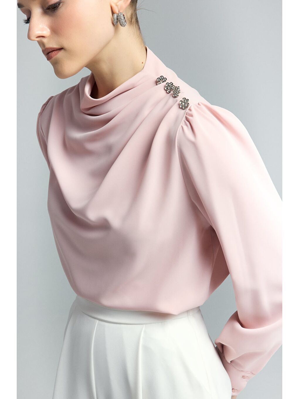 Pembe Düğmeleri Taş Detaylı Bluz - Pudra-6