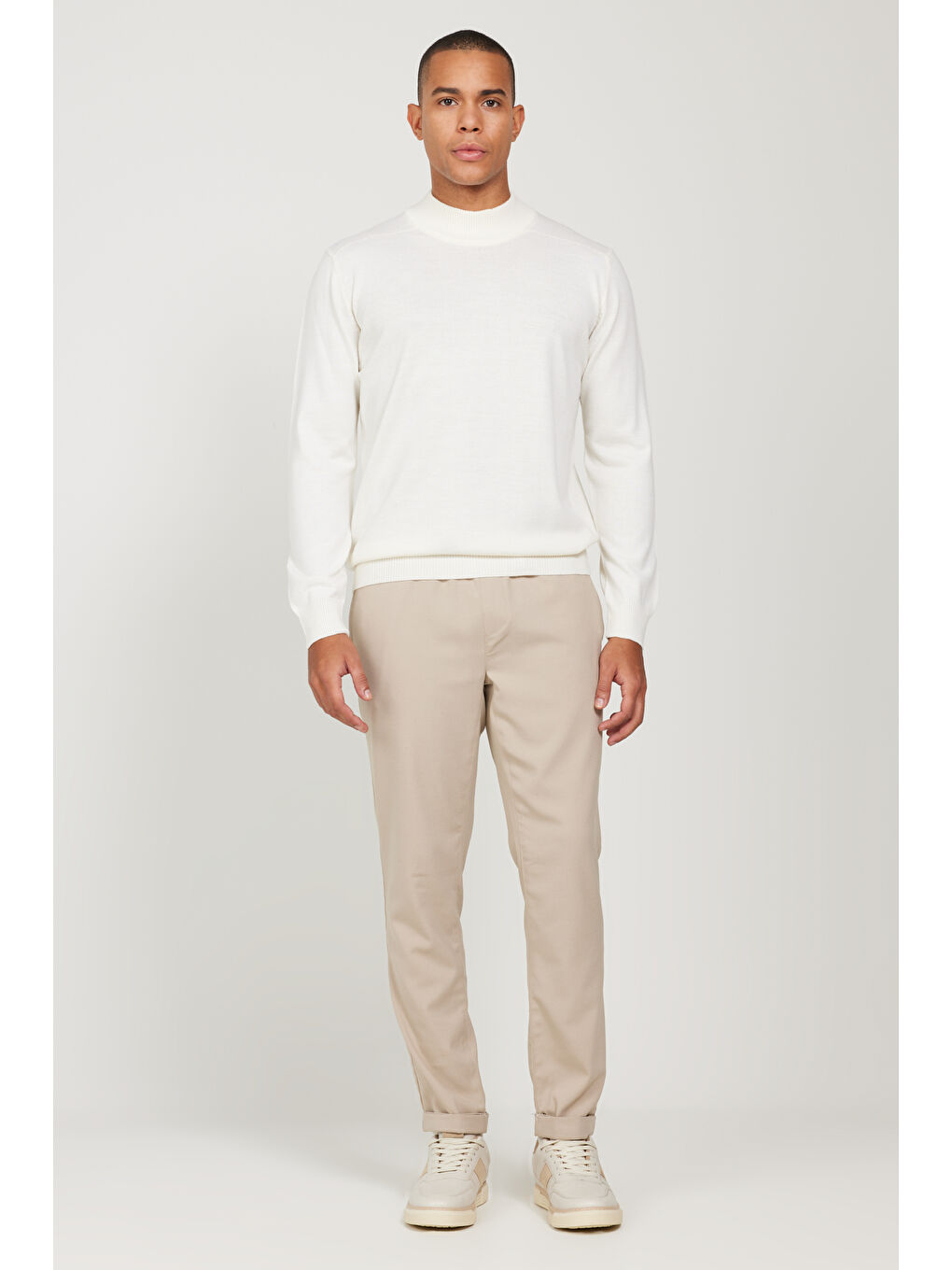 Erkek Ekru Standart Fit Normal Kesim Yarım Balıkçı Yaka Triko Kazak-1