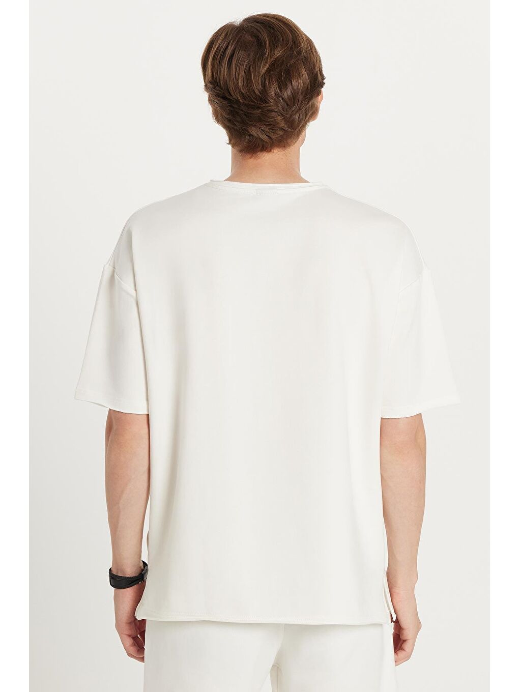 Erkek Oversize Geniş Kesim Bisiklet Yaka Gofre Kumaş Beli Bağcıklı Ekru Şort Takım-6