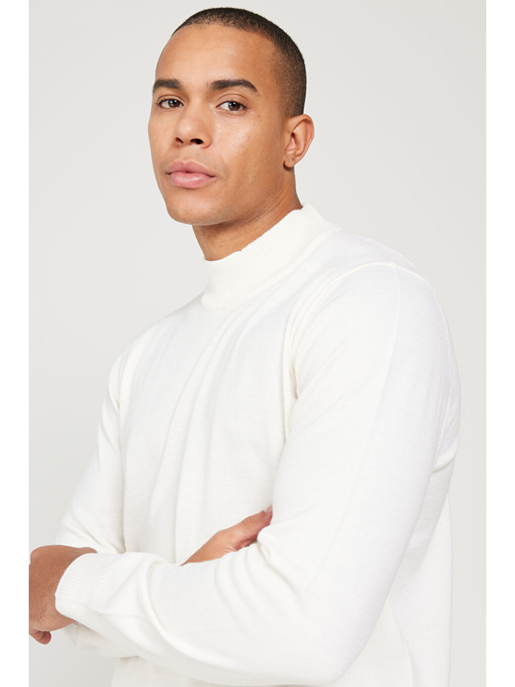 Erkek Ekru Standart Fit Normal Kesim Yarım Balıkçı Yaka Triko Kazak-4