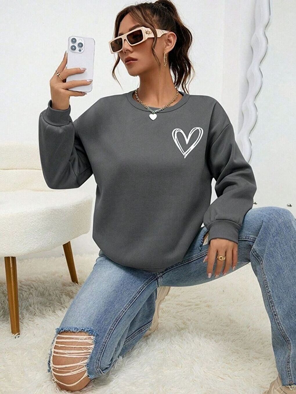 Gri Kadın Füme Kalpli  Baskı Oversize Bisiklet Yaka Sweatshirt-3
