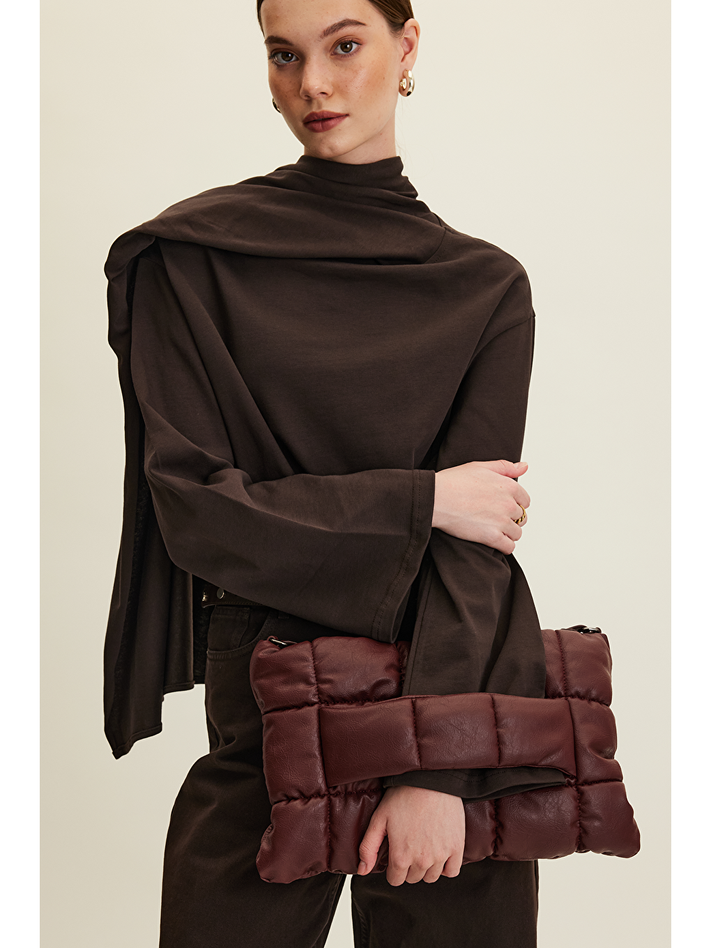 Kapıtone Deri Yumuşak Omuz Askılı Çanta Bordo-1