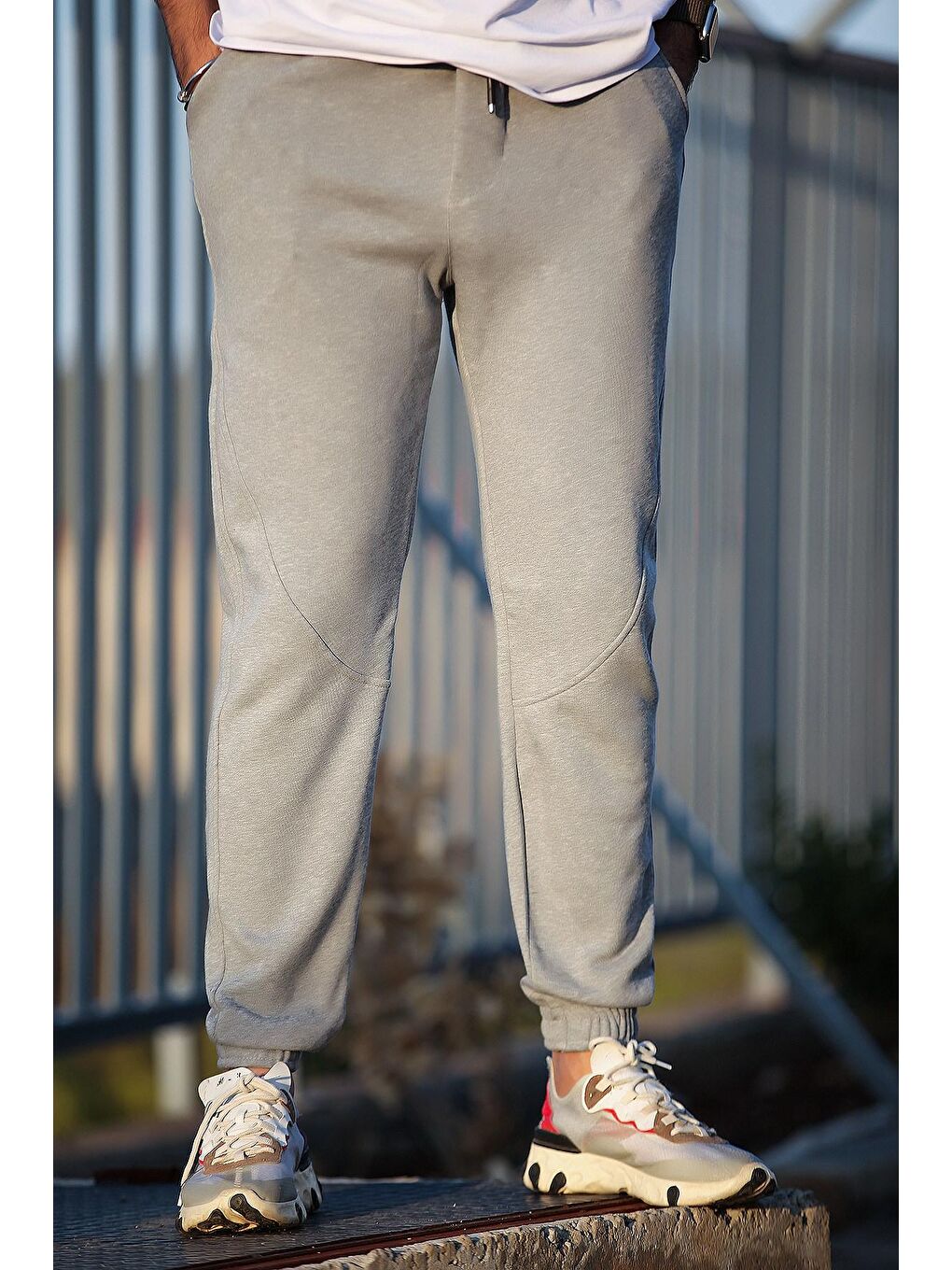 Oval Kesim Paçası Lastikli Eşofman-Gri-1