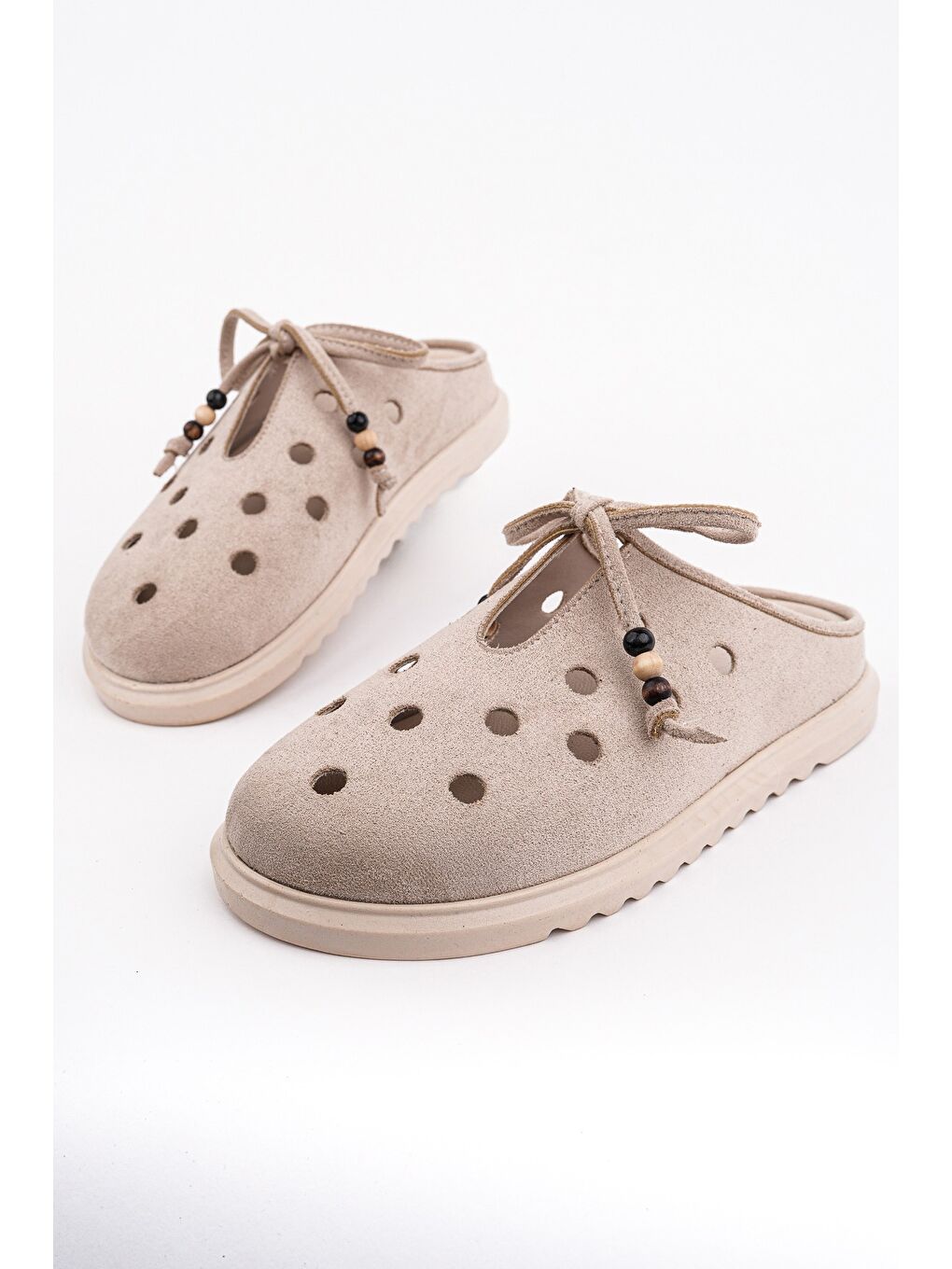 Bej SHAMMY Süet Deri Delikli Bağcıklı Günlük Rahat Önü Kapalı Kadın Terlik-1
