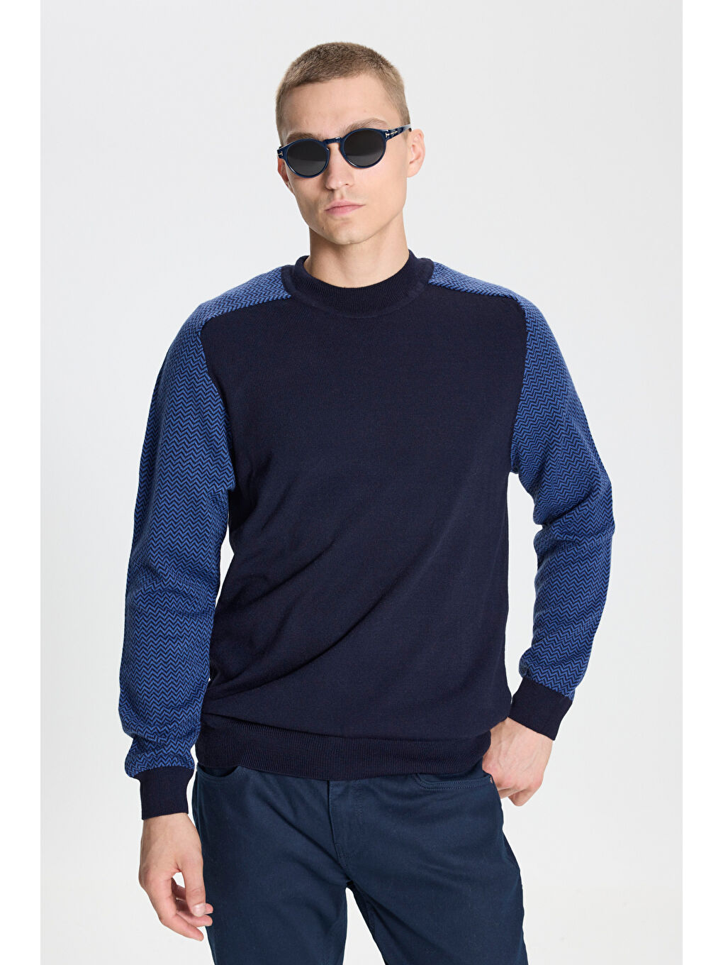 Erkek Lacivert Standart Fit Normal Kesim Yarım Balıkçı Yaka Jakarlı Triko Kazak