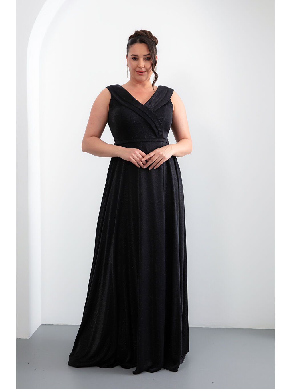 Kadın Siyah V Yaka Simli Kloş Büyük Beden Abiye Elbise-1