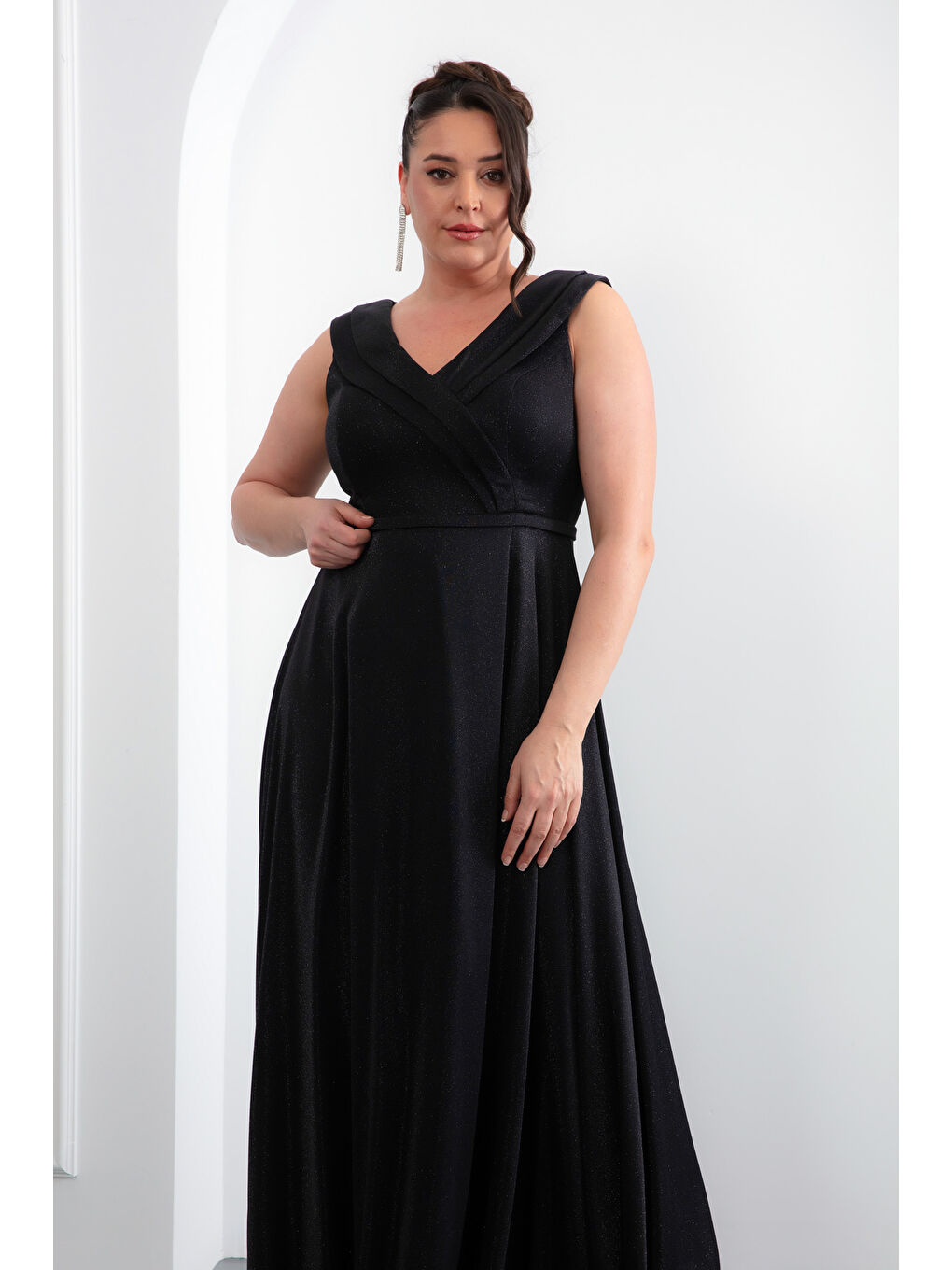 Kadın Siyah V Yaka Simli Kloş Büyük Beden Abiye Elbise-2