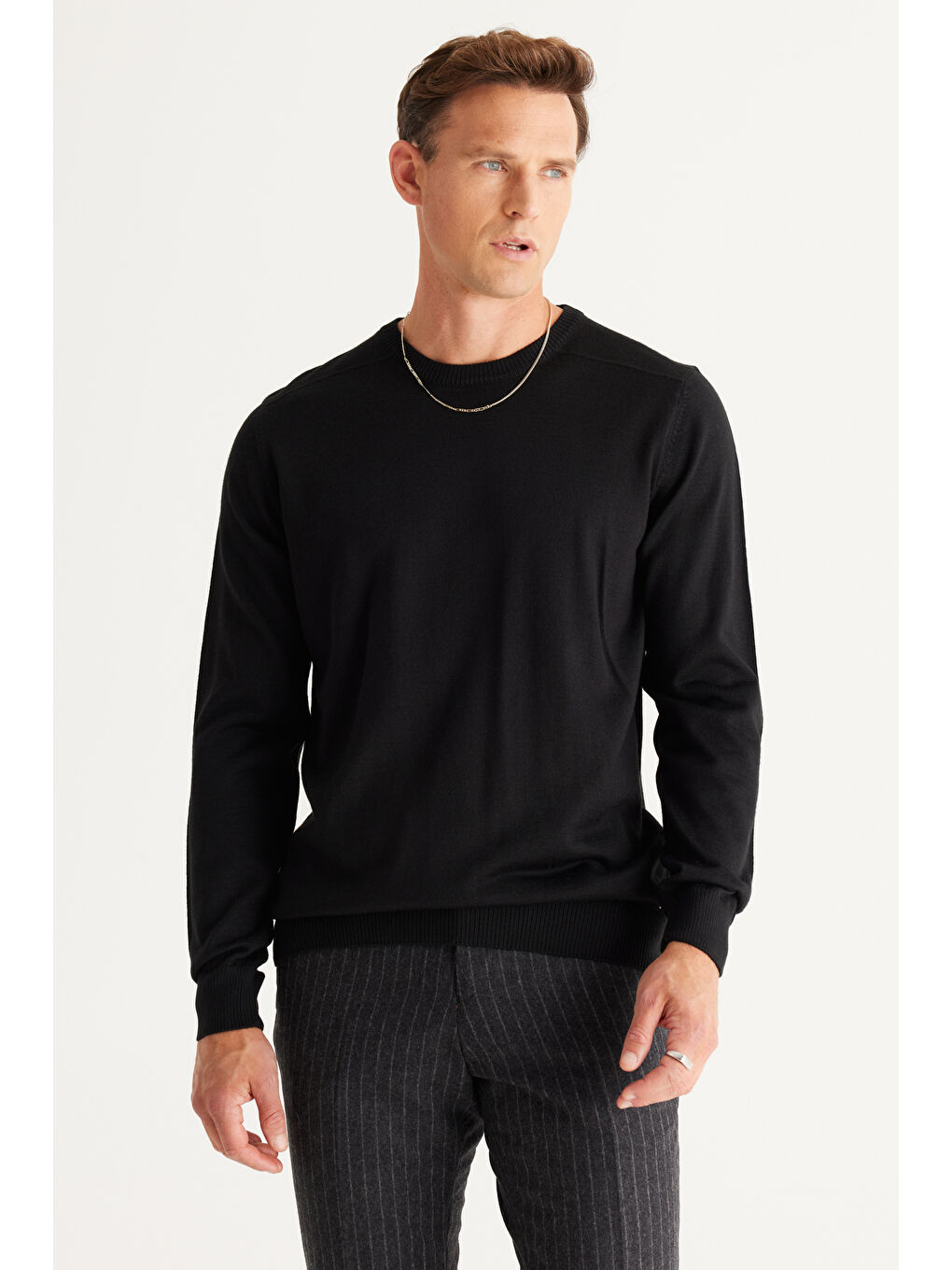 Erkek Siyah Standart Fit Normal Kesim Bisiklet Yaka Triko Kazak