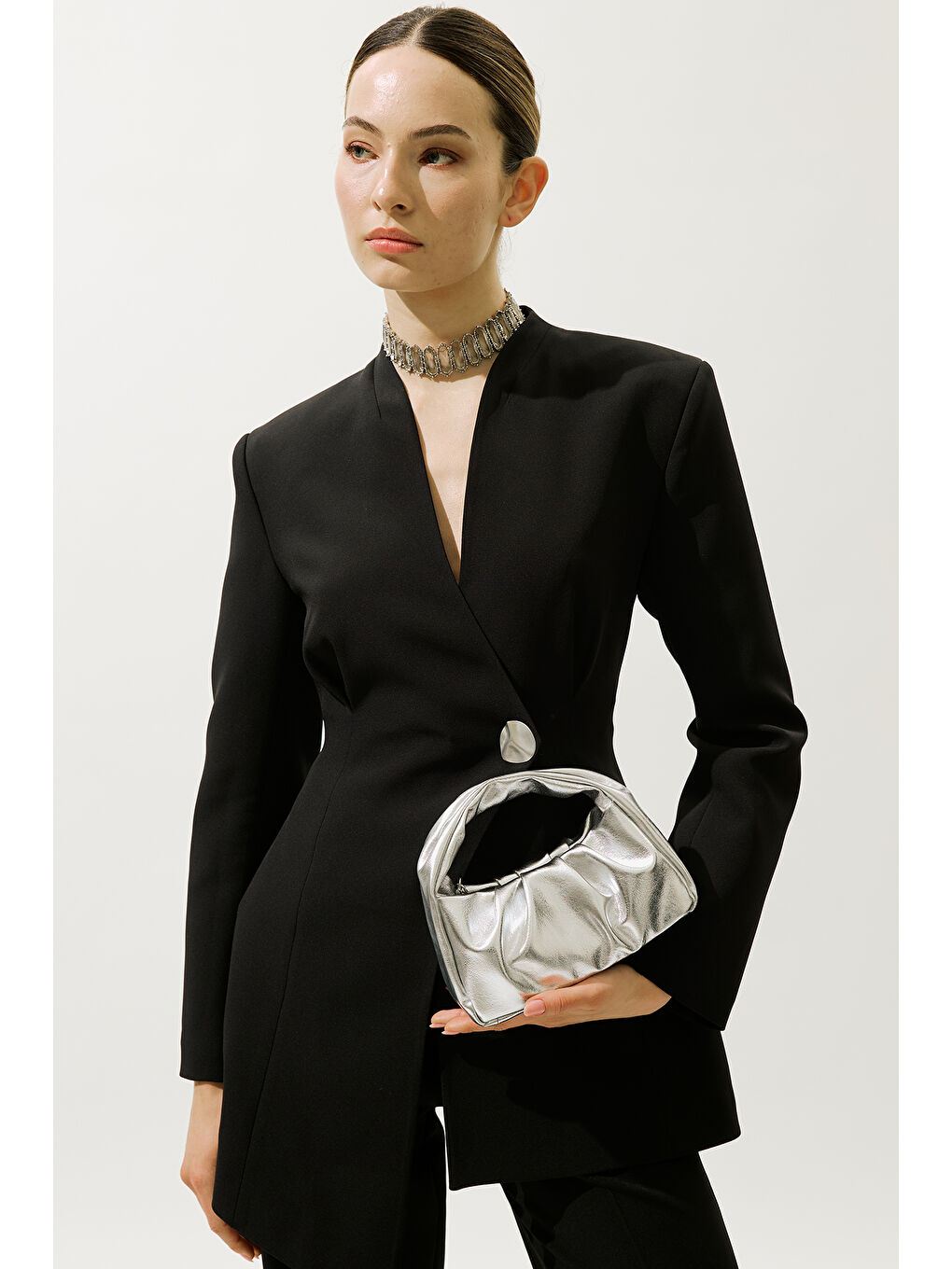 Gri Metal Görünümlü El Çantası Sılver