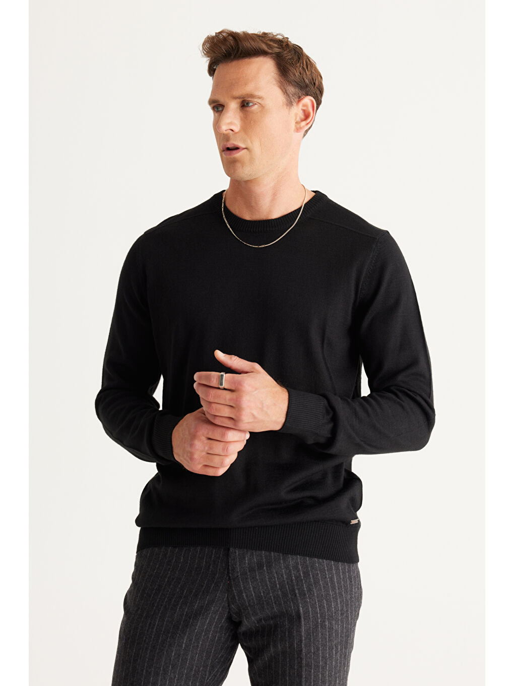 Erkek Siyah Standart Fit Normal Kesim Bisiklet Yaka Triko Kazak-3