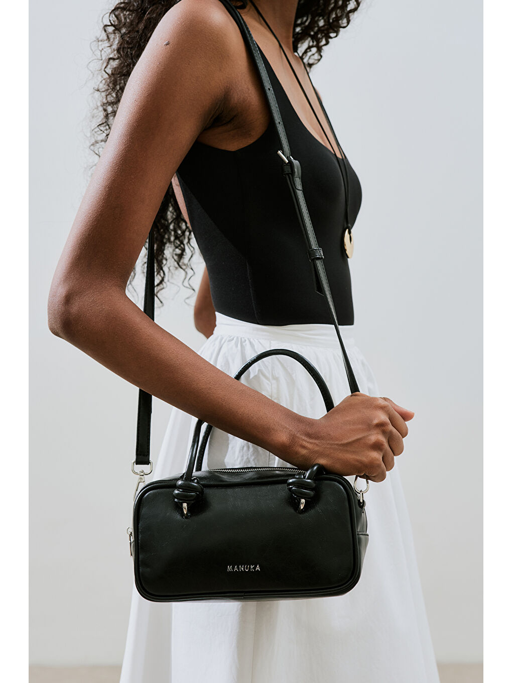 Siyah Etre Bağlama Detaylı Bowling Çanta Black Truffle